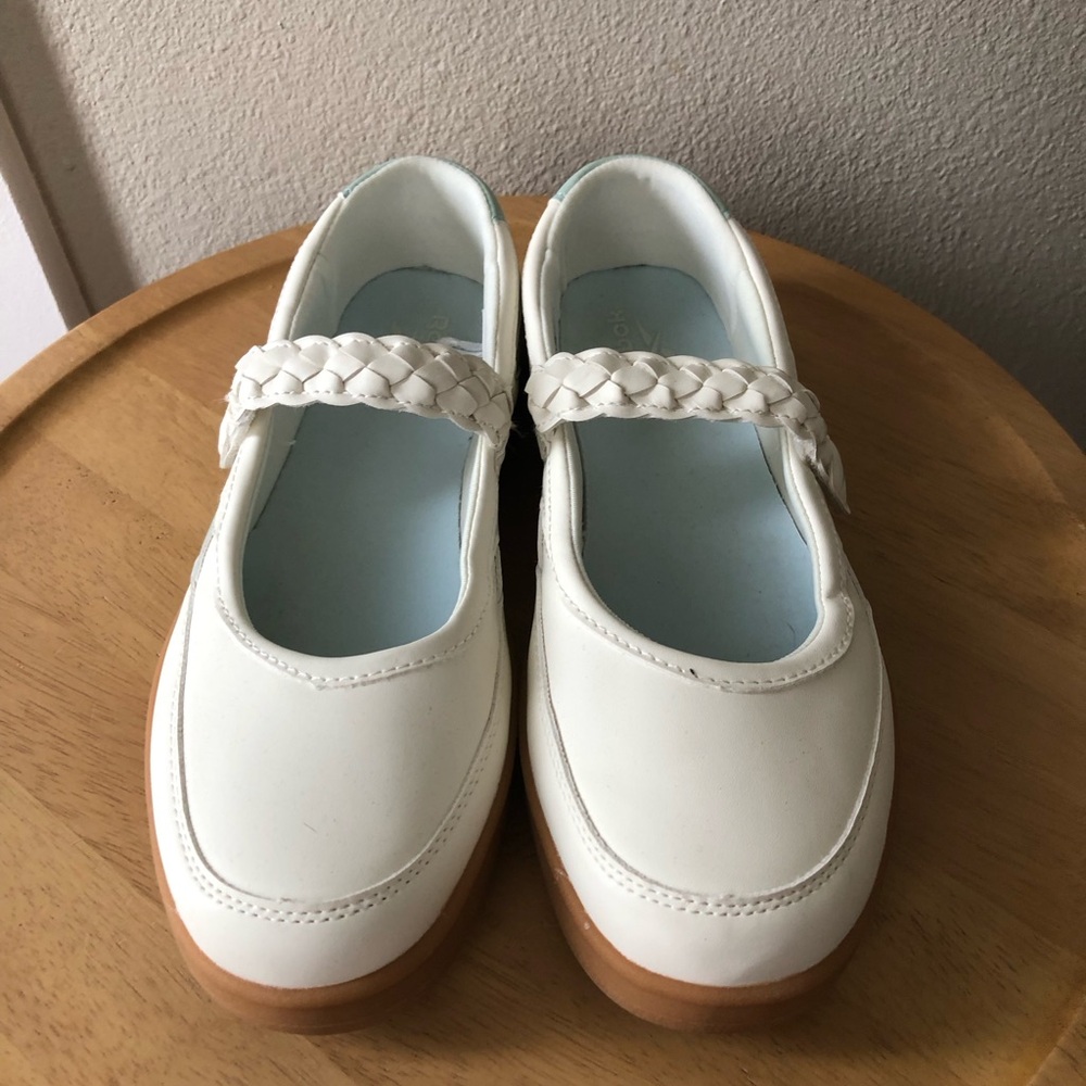 8US Womens Reebok White & Sage Braided Strap Mary Jane Flats